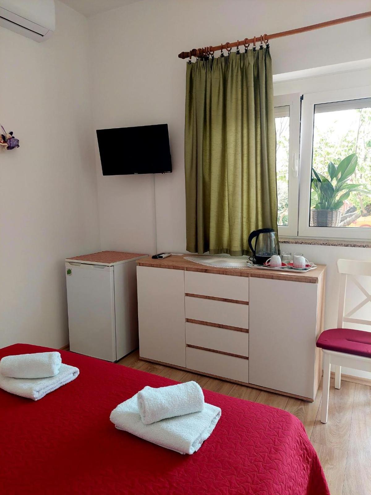 Rooms Hodanic Krk Town Rum bild