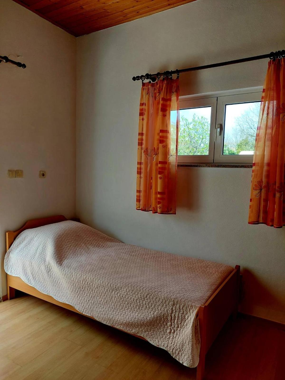 Rooms Hodanic Krk Town Rum bild
