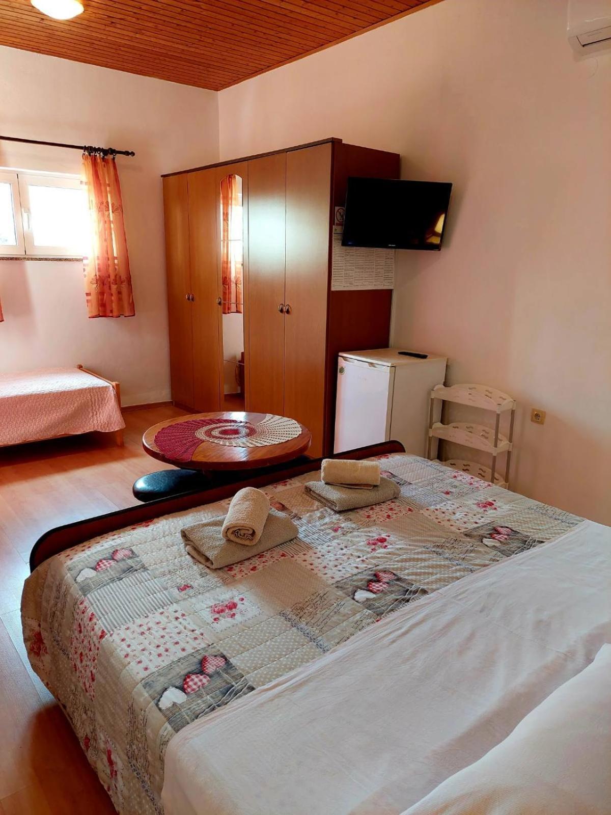 Rooms Hodanic Krk Town Rum bild